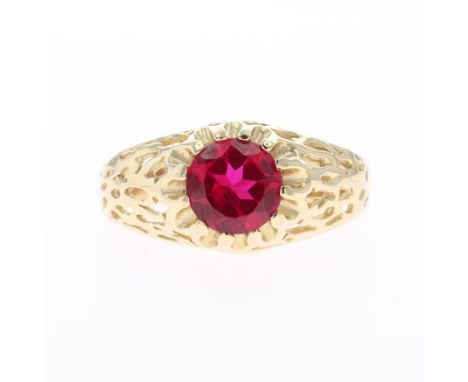 Synthetic Ruby Gold Solitaire Ring, tested 14ct. Ring size UK P. Some slight mishaping to the band. Weighs approximately 3.4g