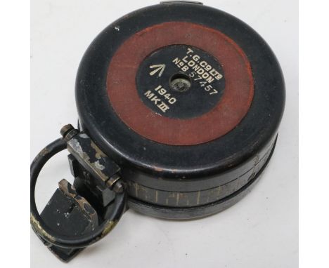 British WWII marching compass mkIII, dated 1940. UK P&amp;P Group 1 (£16+VAT for the first lot and £2+VAT for subsequent lots