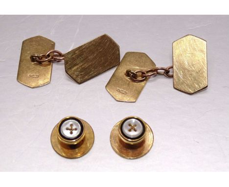 A pair of 9ct gold dress studs inset mother-of-pearl 'buttons', 2.6g and a pair of 9ct gold hexagonal plain cufflinks, 4.4g, 