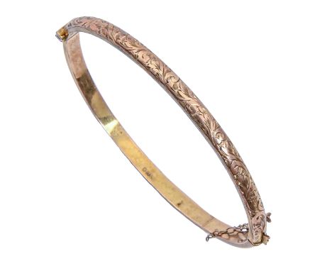 A 9ct gold bangle, 56mm (internal), Chester 1912, 4.2g  Good condition