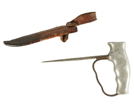 A WW1 BRITISH OFFICERS PUNCH DAGGER SIGNED ROBBING, DUDLEY the heavy cast alloy pistol-style grip with a knuckle-duster guard