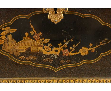A FINE 19TH CENTURY FRENCH BLACK AND GOLD LACQUERWORK ROSEWOOD BOX IN THE JAPANESE TASTE the moulded caddy top and panelled b