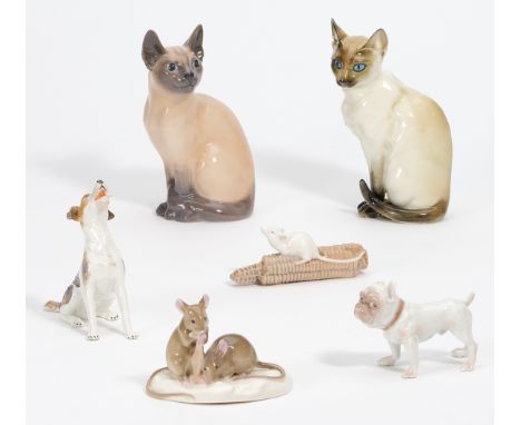 6 TIERFIGUREN. Verschiedene Herkunft. Material: Porzellan, farbig dekoriert. Beschreibung: Maus auf Maiskolben (Royal Copenha