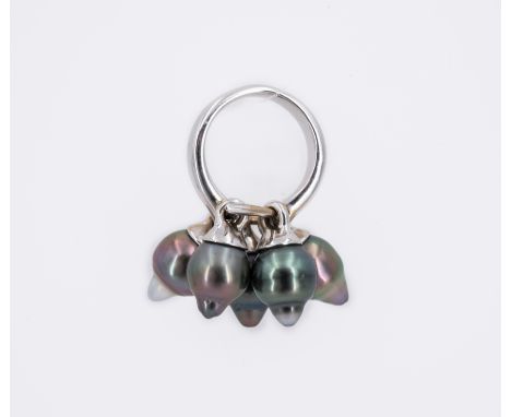 PERL-RING. Herkunft: Italien. Material: 750/- Weißgold, Punze. Gesamtgewicht: ca. 22,5 g. EU-RM: 54. Org. Substanzen: 5 Tahit