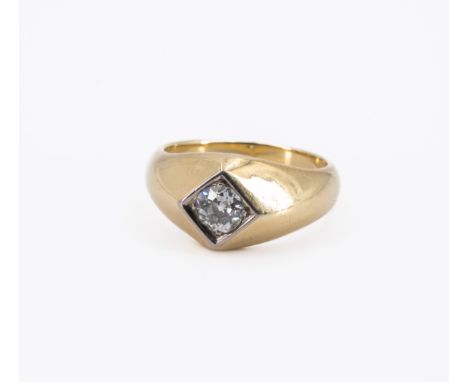 DIAMANT-RING. Herkunft: Deutschland. Material: 585/- Gelbgold, Punze. Gesamtgewicht: ca. 13,5 g. EU-RM: 64. Diamanten: 1 Diam