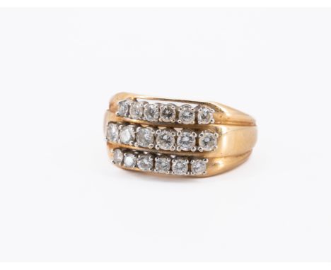 DIAMANT-RING. Herkunft: Deutschland. Datierung: Um 1980. Material: 585/- Gelbgold, Punze, Weißgold-Krappen. Gesamtgewicht: ca