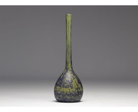 Daum Nancy soliflore vase in light and dark green - Weight: 220 g - Shipping available - Region: France - Sizes: H 230 MM D 8