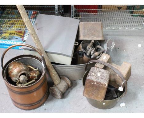 Mixed metalware to include copper kettles, weights, sledge hammer, hand tools and similar. [4]