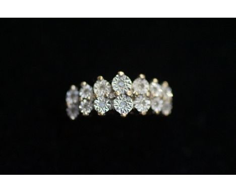 9ct Gold Ring set with 14 Chip Diamonds Size N