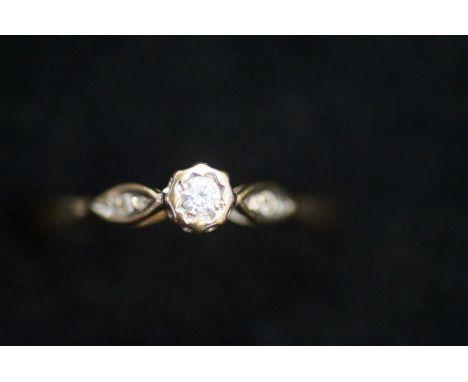 9ct Gold Diamond Ring Size P