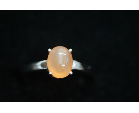 9ct White Gold ring set with natural Peach Moon stone Size R