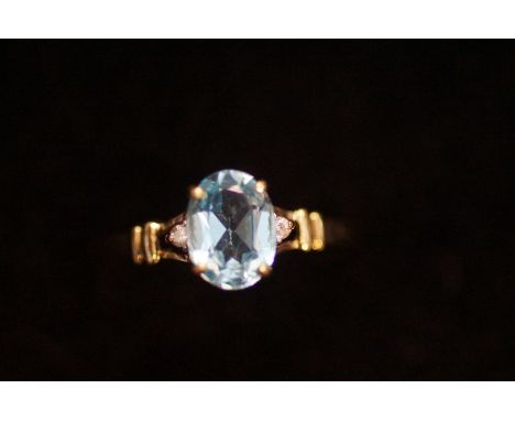 9ct Gold Ring set with Topaz and 2 Diamonds Size N