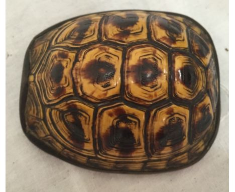 A 19th century tortoiseshell mounted snuff box, engraved 'Pr Bono Publico, H. ALdridge, Kings Arms , Southampton'