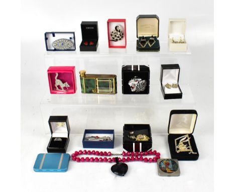 A quantity of mainly vintage costume jewellery, various silver items to include a silver ring set with emerald cut amethyst-c