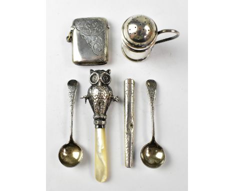 Various small silver items to include a hallmarked silver portable pepperette, a small hallmarked silver vesta case with flor