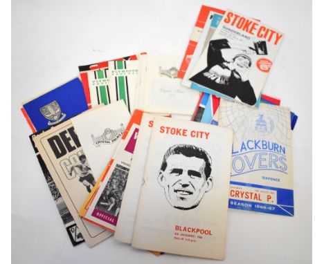 FOOTBALL; a quantity of miscellaneous football programmes, the majority from the 1960s, to include Sheffield vs Aston Villa 1