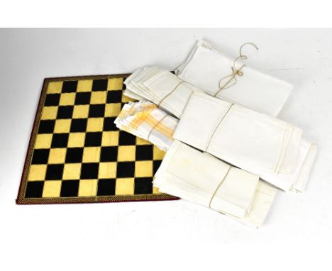 A quantity of fine vintage linen, embroidered napkins, tablecloths, damask tablecloths, napkin to include a tray cloth and na