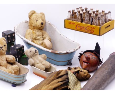 A VINATGE KALEIDOSCOPE, THREE VINTAGE TOY DOLL TIN BATHS, THREE TEDDY BEARS, LARGE GAMING DICE, TWO CHESS BOARDS AND A PELHAM