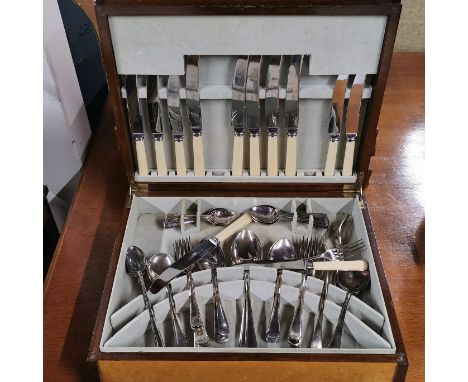 A boxed 1960's cutlery set.