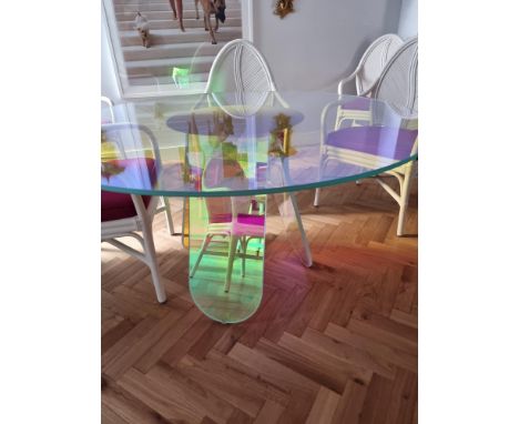 Shimmer tavoli by Patricia Urquiola for Glas ItaliaÂ High circular table in laminated and glued glass, characterized by a spe