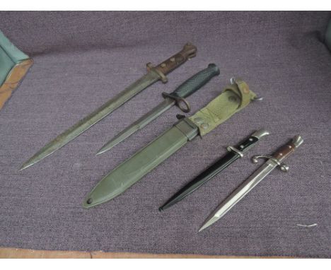 A British Lee Metford Bayonet MK1 1888 blade length 30cm overall length 42cm a modern Knife Bayonet with scabbard and two min