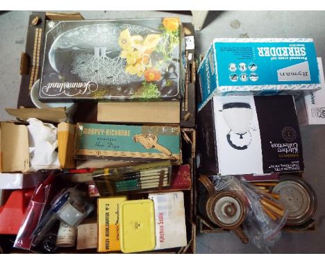 A mixed lot to include, vintage kitchen items, ceramics, vintage appliances, glassware and similar. [3]