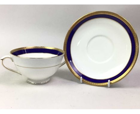 COALPORT PART DINNER SERVICE, ELITE ROYAL PATTERN  comprising soup bowls and saucers, tea, side and dinner plates