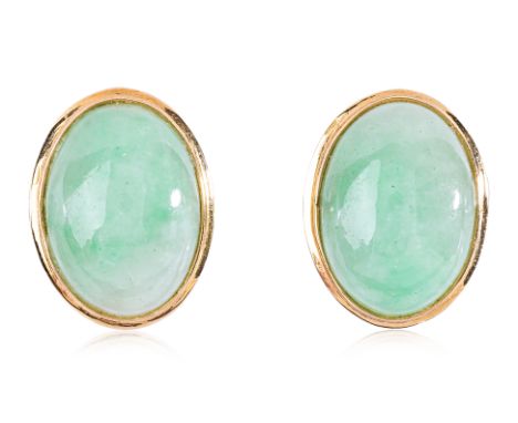A PAIR OF JADE EARRINGS
Featuring a pair of jade cabochons mounted in a yellow gold setting marked '18K'.
1.6 x 1.1cm each si