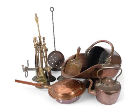 A quantity of various Vintage brass and copper items, including a coal scuttle, kettle, bed pan, etc 
