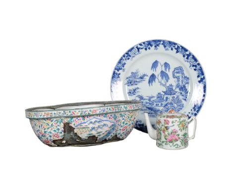 Chinese porcelain teapot with enamelled floral decoration, H9cm, a blue and white plate, and an enamelled metal bowl of lobed