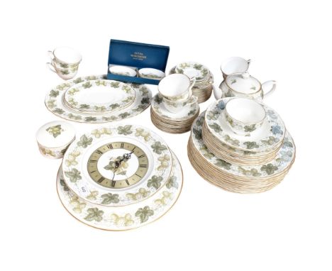 Royal Worcester - the Worcester Hop dinner service in "Mathon" pattern 