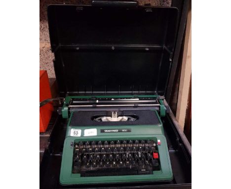 CASED SILVER REED 500 PORTABLE TYPEWRITER