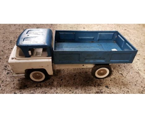 VINTAGE TRIANG TIN PLATE TRUCK
