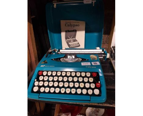 SMITH - CORONA CALYPSO PORTABLE TYPEWRITER WITH CASE 