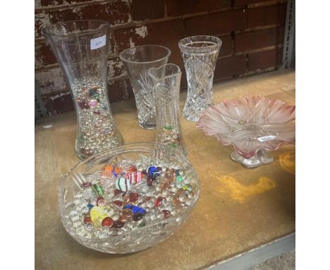 SHELF WITH MISC GLASS VASES, BOWL, GLASS TAZZA & MISC WATER BEADS