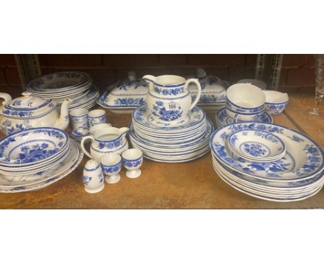 SHELF OF COPELAND SPODE HERON PATTERNED BLUE & WHITE CHINA