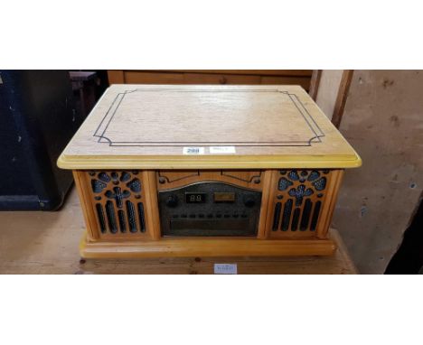 REPRODUCTION RECORD PLAYER WITH CD