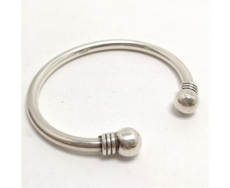 Silver heavy gauge torq bangle - 6cm internal across &amp; 33g 