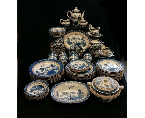 Qty of Booths 'real old willow pattern' dinner and tea ware comprising tea sets, bowls, dinnerplates measuring 26cm, tureen, 