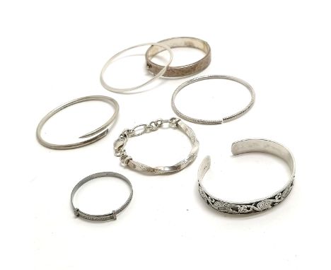 7 x silver bangles inc ½bangle/½bracelet, bangle by Pe set with blue diamond, 1 bangle (a/f) - total weight 109g 