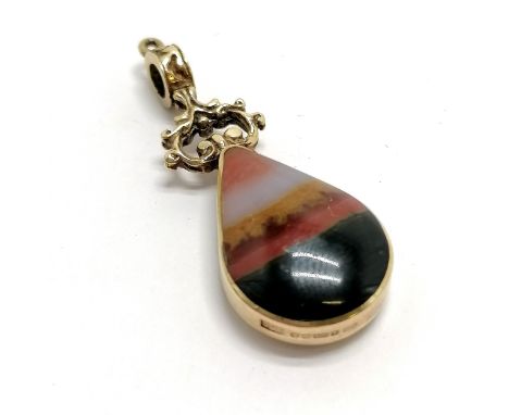 David Scott-Walker 9ct hallmarked gold agate &amp; mother of pearl set pendant - 4cm drop &amp; 5.4g total weight 