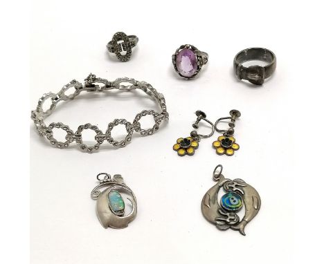 Qty of silver jewellery inc Meka (Danish) enamel earrings, amethyst ring, buckle ring (size T½), unmarked marcasite bracelet,