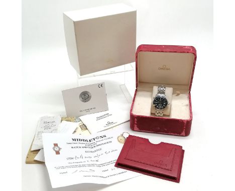 Omega Seamaster mid size 'James Bond' automatic professional chronometer 300m wristwatch with original box / outer box / book