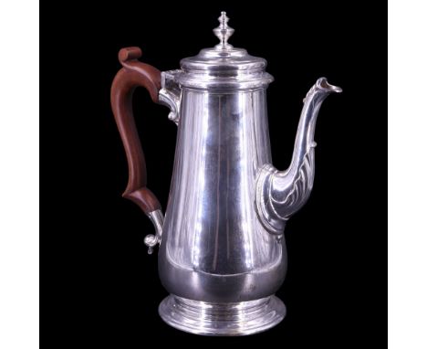 A 1970s silver coffee pot of Georgian form, Mappin &amp; Webb Ltd, London, 1974, 26 cm, 936 g