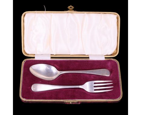 A 1950s silver christening fork and spoon set, Viner's Ltd, Sheffield, 1957, 35.3 g 