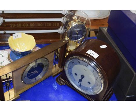 Mixed Lot: Dome topped anniversary clock, a bakelite cased Enfield mantel clock and one other (3)