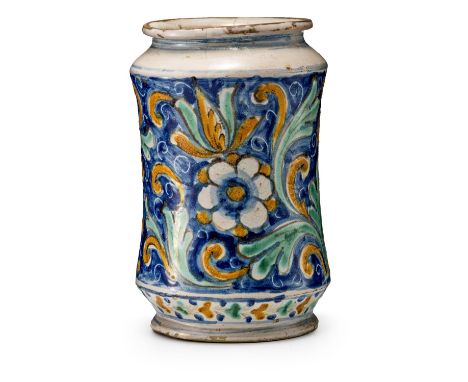 Übergroßer Albarello  Caltagirone oder Palermo, 17. Jh. Majolika, graubeiger Scherben. Bemalt in Blau, Grün und Ocker mit geg