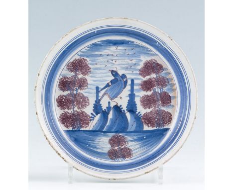 Teller  Bayreuth, Periode Knöller 1728-44 Weiße Glasur. Graugelber Scherben. Malerei in Blau und Mangan. Kein Standring. Im S