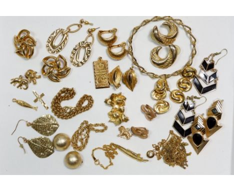 Various gilt costume jewellery including Monet 