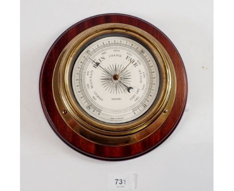 A Metamec circular barometer, 21cm diameter 